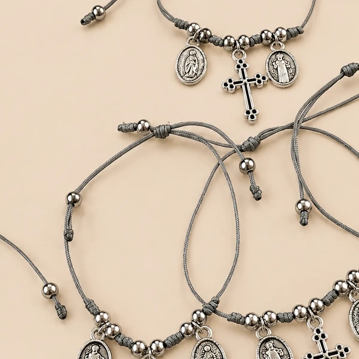 Pulseras Religiosas de Cordón
